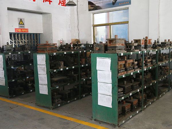 模具